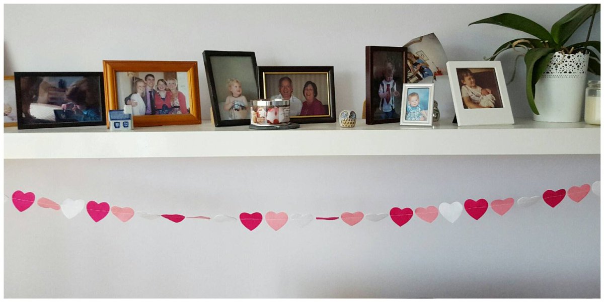 DitzandBobs's tweet photo. Valentines heart garland, nursery heart decoration, girls bedroom … https://t.co/FpISqrHH2U #epiconetsy #PinkGarland https://t.co/La7qiy737N