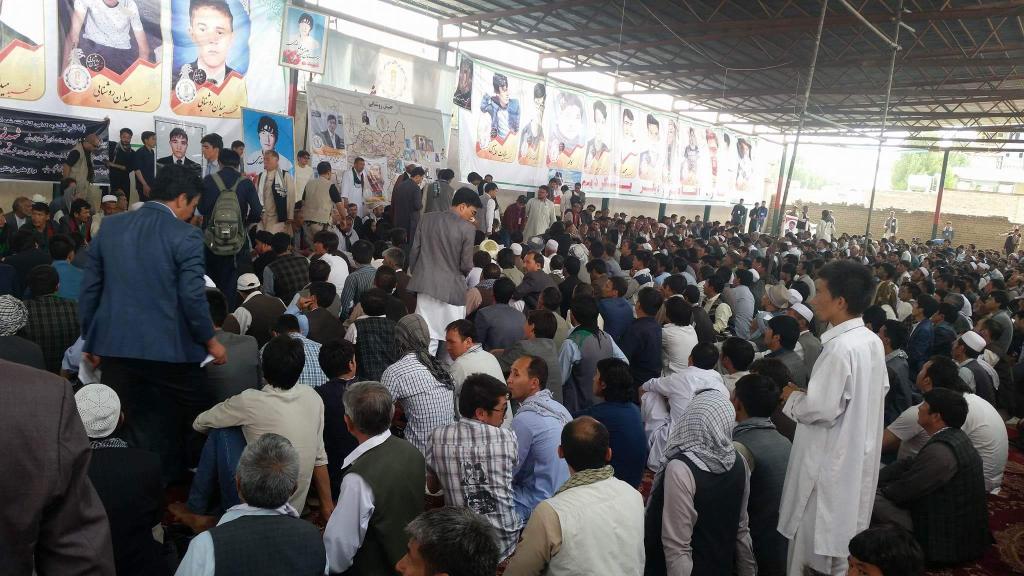 FatimaFramarz's tweet photo. بزرگداشت از شهدای میدان روشنایی
#enlightenment https://t.co/G2NkgnzKR6