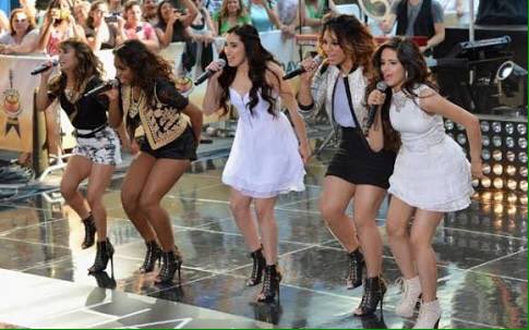 CabeYYo__'s tweet photo. Não parem!! 

•RT=VOTE
•HARMONIZERS VOTE VMA

#MTVHottest Fifth Harmony 
GO GO GO https://t.co/xi77oHHxei