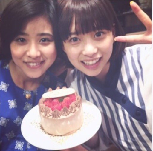 緑茶 森川葵さんの あの緩いペースで更新されるブログからの引用の画像と文章 なるほど そう言った色んな縁で 東出夫妻に可愛がられてるわけね 杏ちゃんも東出くんも面倒見良さそう 森川葵 黒島結菜 東出昌大 杏 T Co