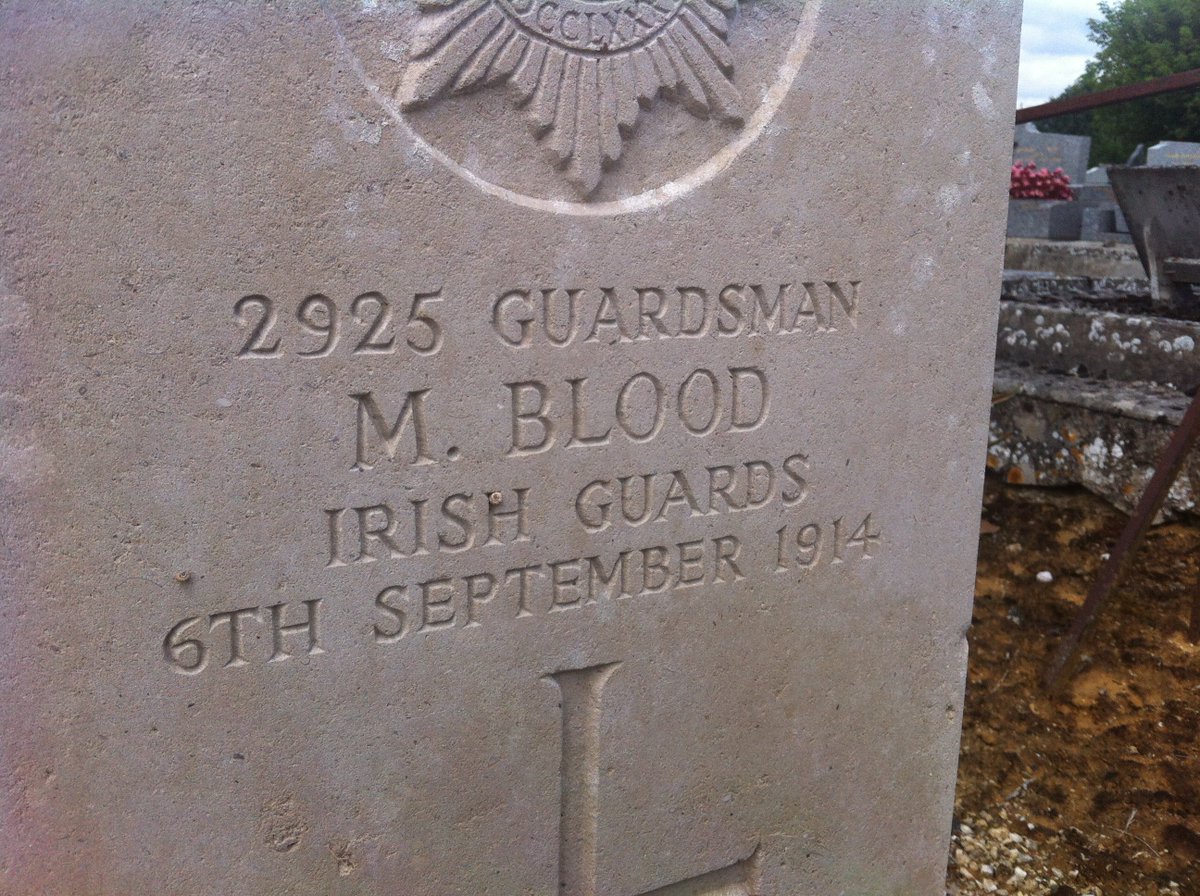 Vince28eRI's tweet photo. Un Irlandais perdu dans le cimetière de Nesles-la-Gilberde (Seine-et-Marne) https://t.co/wew1zGfpWi