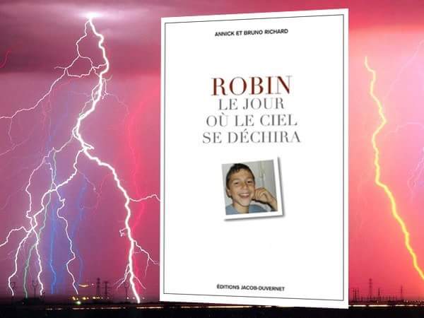 gallusgallus's tweet photo. @valerieboyer13 #soutenezrobin dédicace ce samedi 30 juillet 2016 Bormes les Mimosas https://t.co/UVj4W53keA https://t.co/i0OgUP0FvO