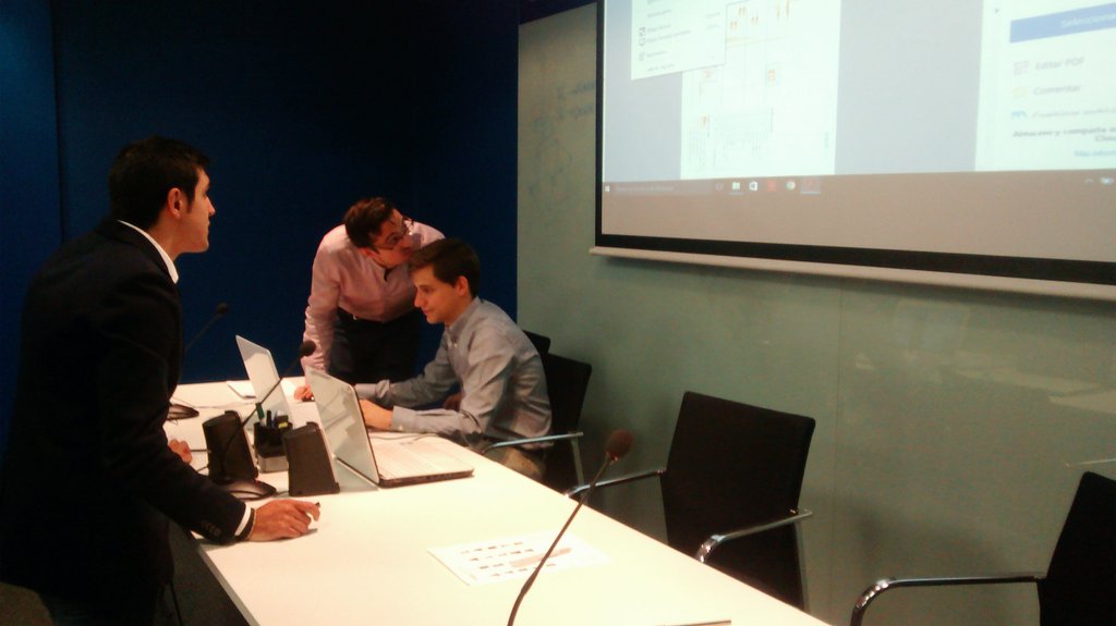 IDESIE's tweet photo. Nuestros alumnos finalizan hoy el #MBBE #masterinstalaciones https://t.co/73IPmbdvY9