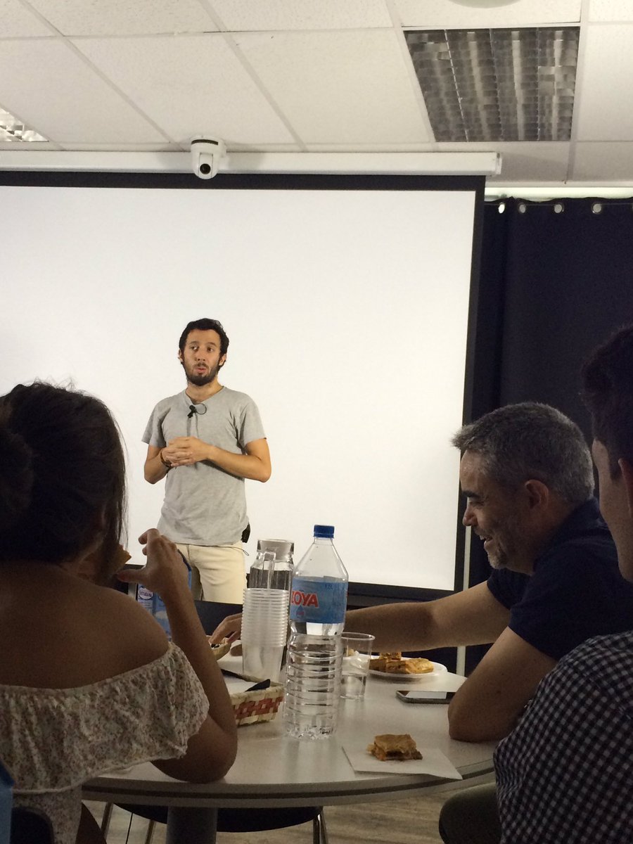 amelianycmadrid's tweet photo. En #TedxTc @Angel_Pino_F1 da un repaso al refranero español y lo estamos disfrutándolo a tope! #TcDesayunos https://t.co/vy6cvtSvJj