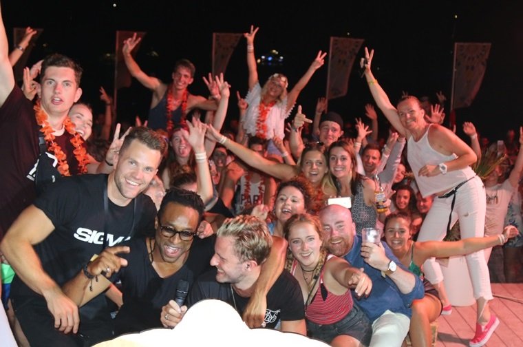 great atmosphere on #CMA last night
photo: dubrovackidnevnik.rtl.hr