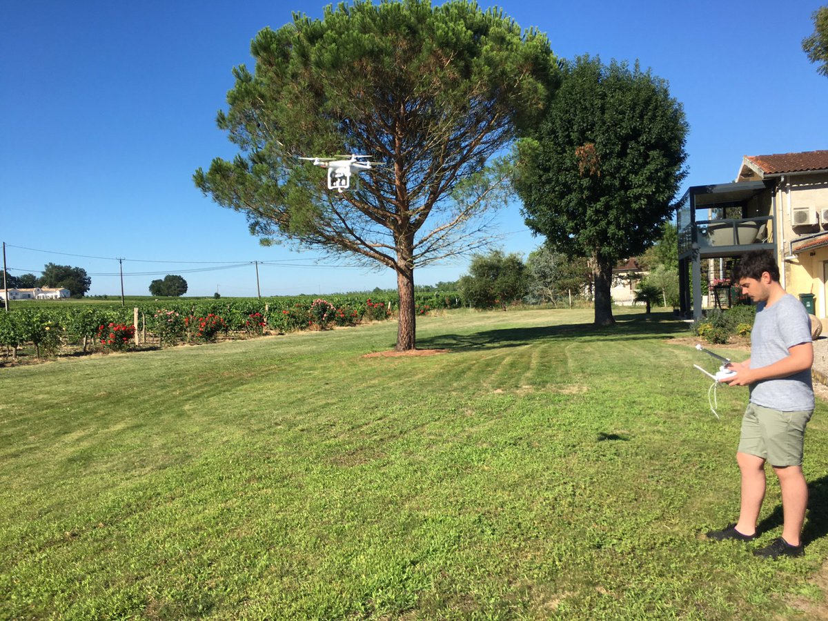 Wyn_app's tweet photo. Tournage au domaine de la croix des marchands @VinsdeGaillac #vin #wine https://t.co/yB0tS02uYK