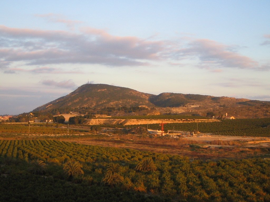 Suben las temperaturas con la ola de calor, hoy ya lo notamos empezando el día con ¡27 grados! 

#PassCampoamor