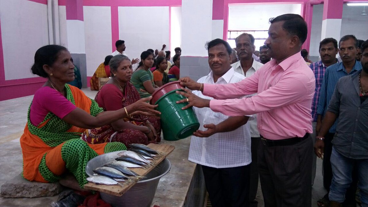thekiranbedi's tweet photo. Fish Market constructed in 2001,remained non-functional in Pondy,inaugurated Today (2016)Thks-Municipal Commissioner https://t.co/dWBSFHZ24B