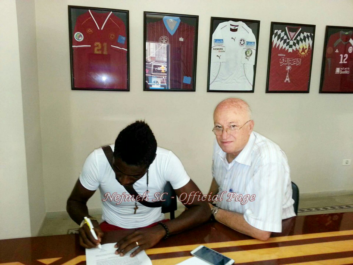 Nejmeh_SC's tweet photo. وقع اللاعب الغاني نيكولاس كوفي صباح اليوم على كشوفات نادي النجمة ، ليكون ثاني صفقات النجمة بعد عبد الرزاق الحسين. https://t.co/fUqpRSFiPV