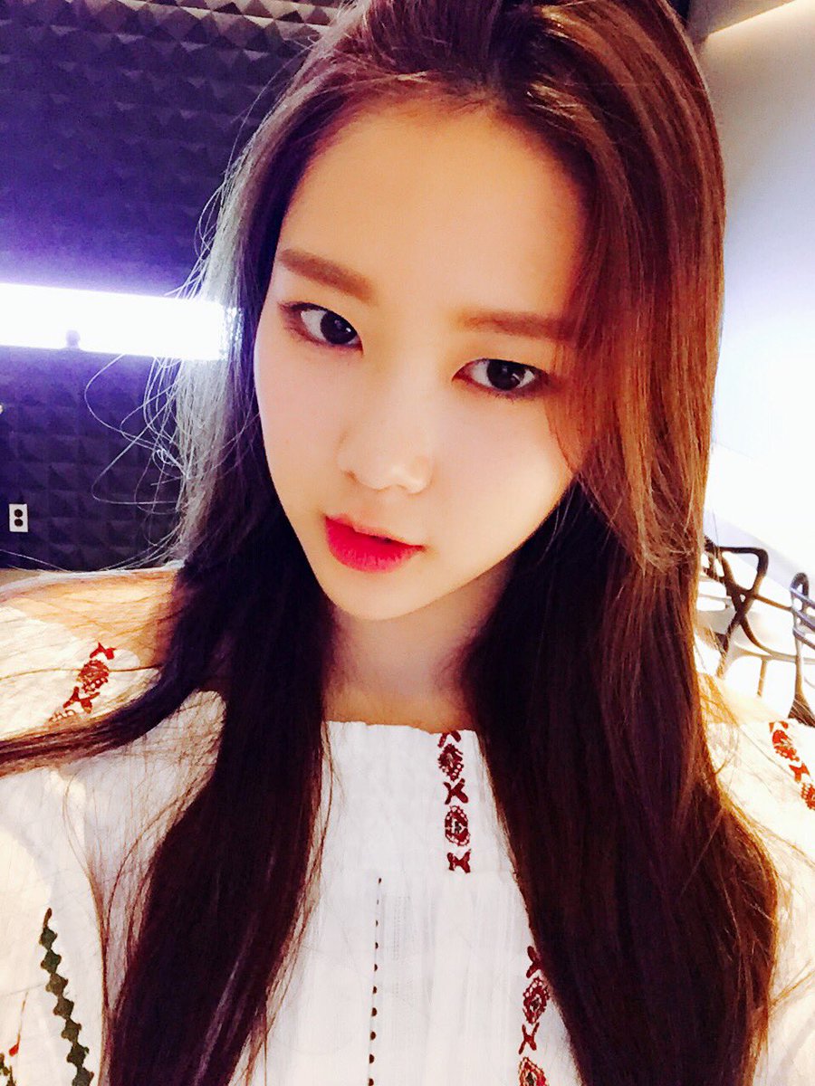 WM_OHMYGIRL's tweet photo. #오다주웠지호 뭐해요 크리크리들 https://t.co/pSvIeiSght