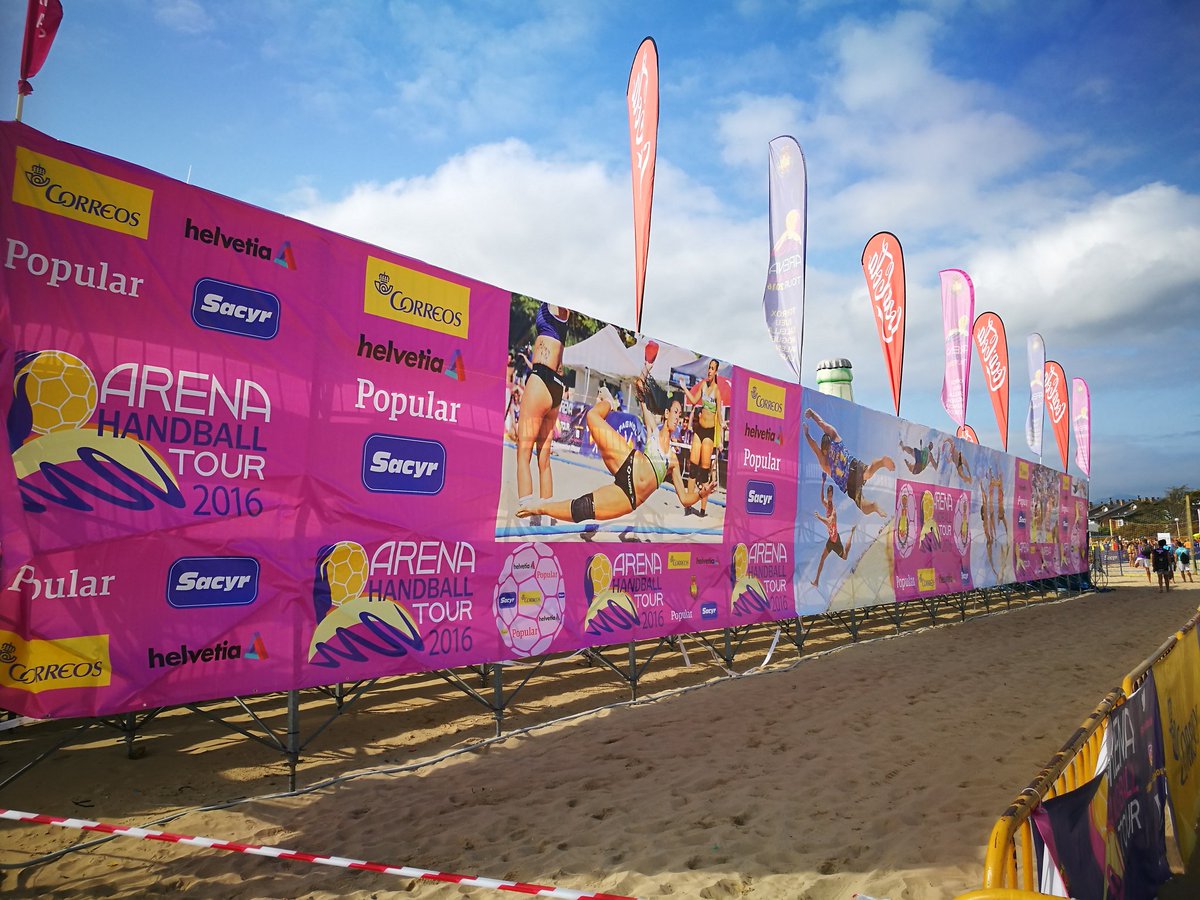 ArenaHandballT's tweet photo. ¡A punto de comenzar el Campeonato de España de Balonmano Playa! #Laredo2016 https://t.co/MGlbrgAMHo