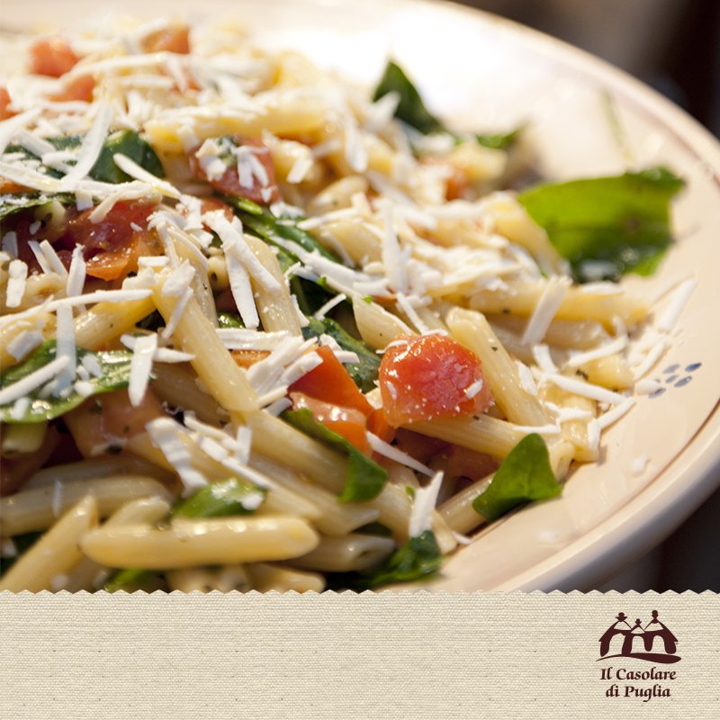 CasolarePuglia's tweet photo. Penne, pomodorini, rucola e ricotta salata...non è #estate senza un buon piatto di pasta alla #crudaiola! Deliziosa! https://t.co/DcrL8zITZn