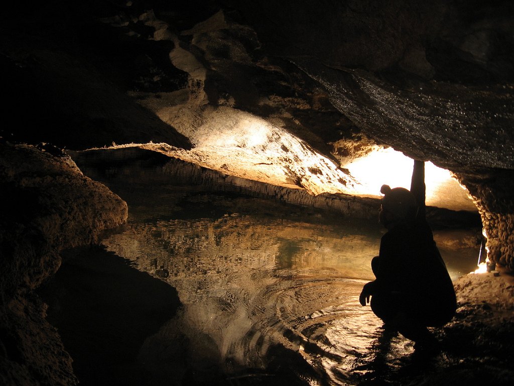 Outifyme's tweet photo. Viaja al centro de la tierra #espeleología en #Huesca. #aventura #turismoaventura https://t.co/74m3qPd3Ou https://t.co/P61UfLiXhH