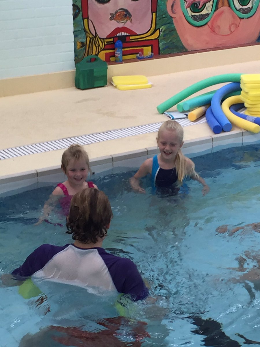 OfficialEdge1's tweet photo. It's been a great first week of swim courses. Big well done to all our swimmers. #EdgeSwim @clubhubuk @SurreyMummy https://t.co/l352UgjzfS