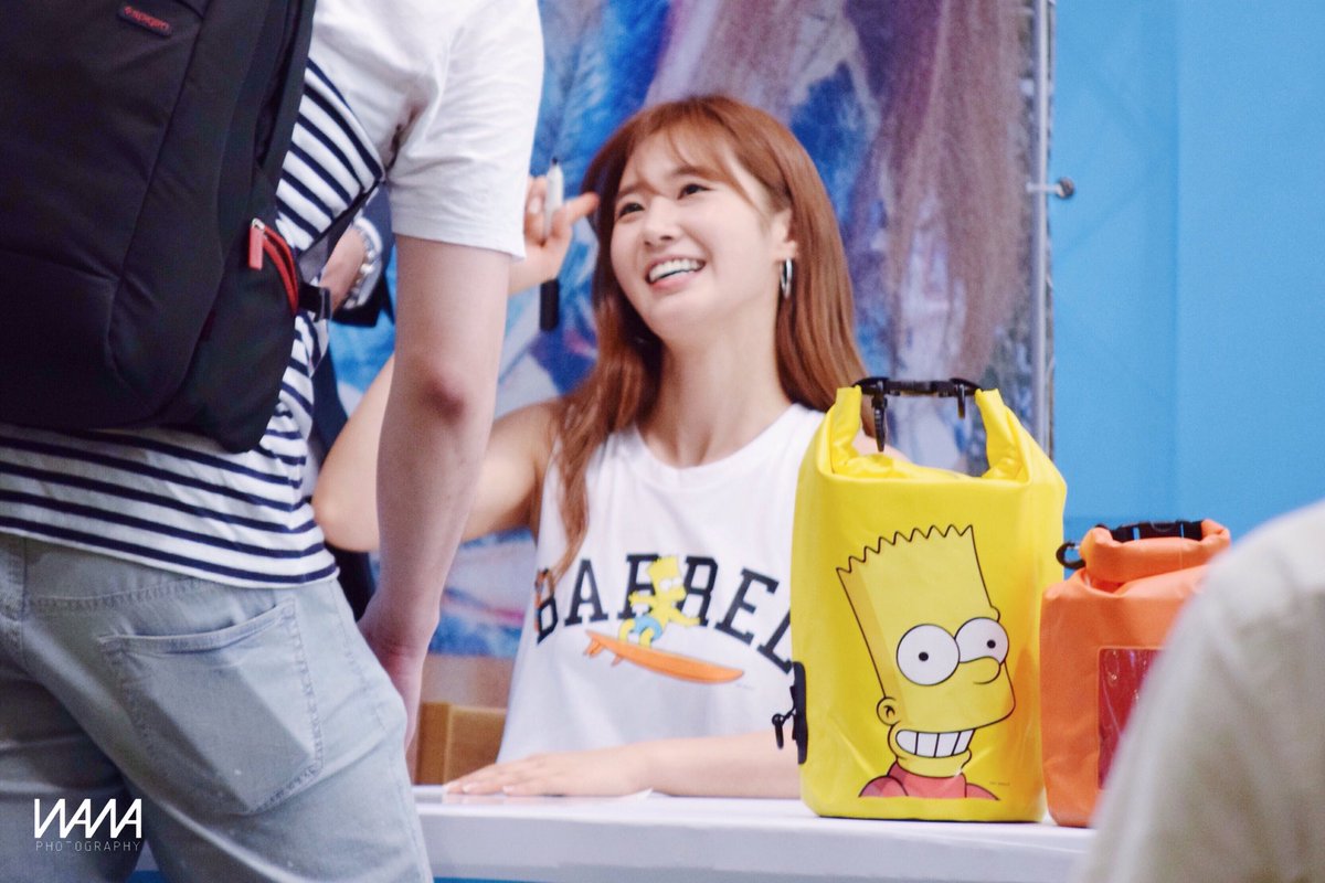 [PIC][29-07-2016]Yuri tham dự buổi Fansign cho thương hiệu “BARREL” vào chiều nay Coh_q6wVYAIr4gP