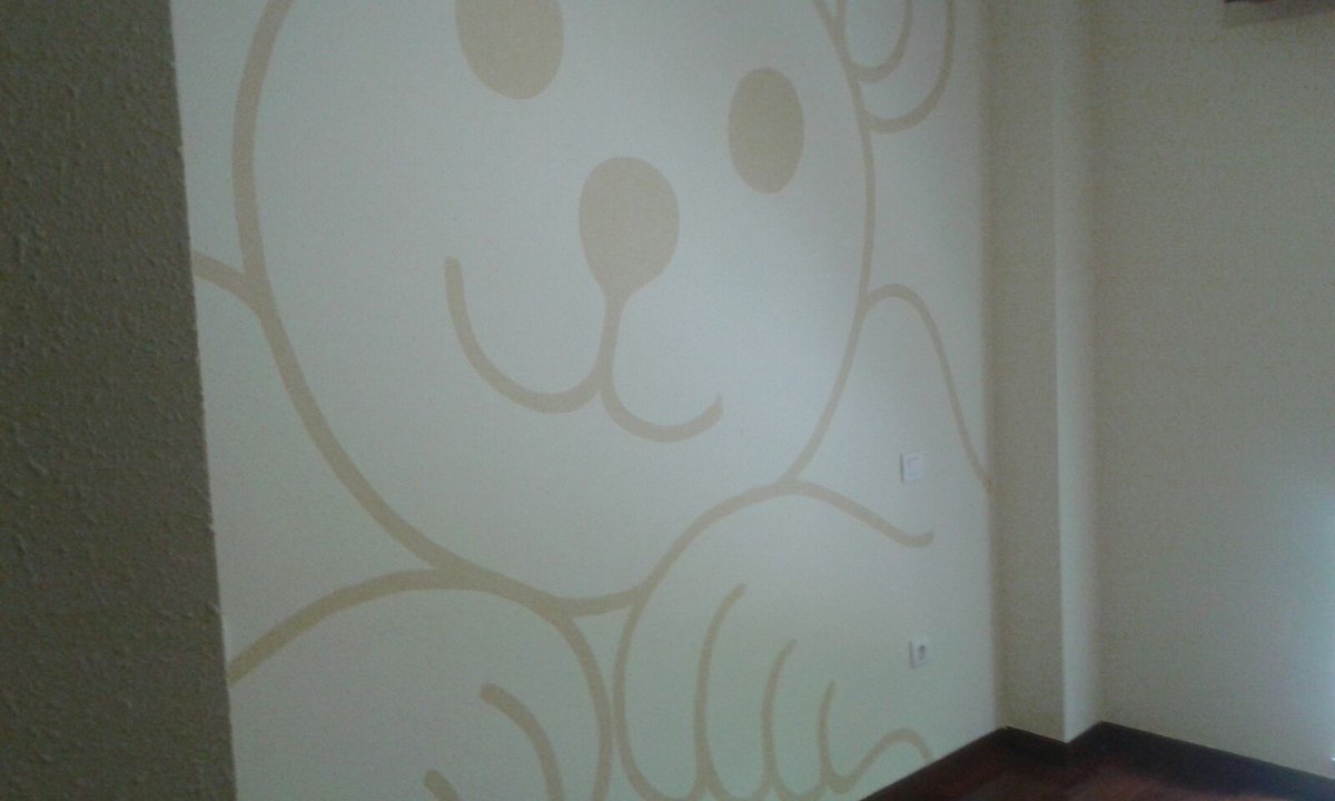 Mbolo Pintura y Decoración termina los trabajos de acondicionamiento de habitación infantil en distrito Arganzuela.