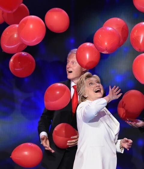 KleinschmidtJD's tweet photo. Find someone who looks at you the way the Clintons look at balloons. https://t.co/Ckyb8YdfRO