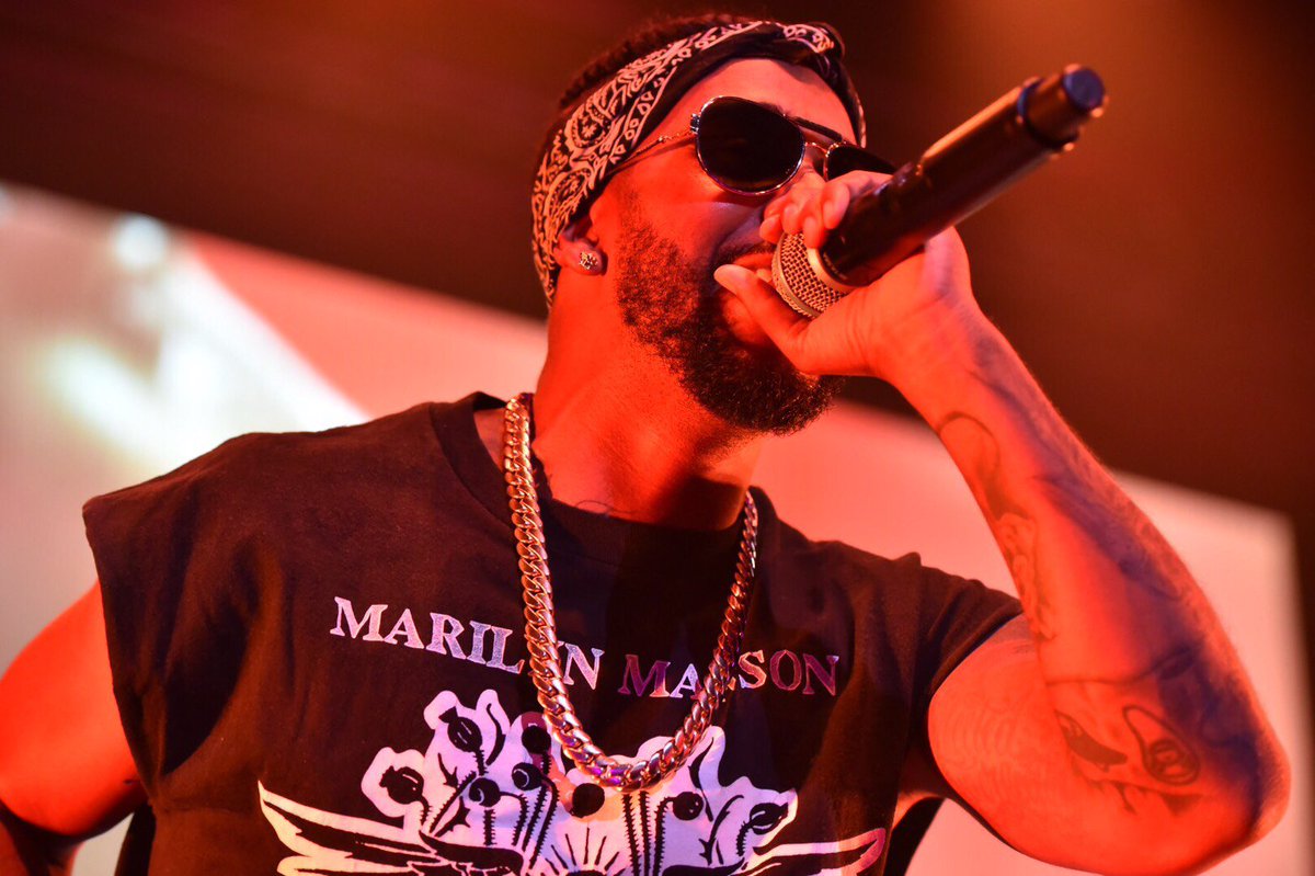 SummerJamTokyo's tweet photo. @1Omarion has the stage on!
#SJT2016 #hot07 https://t.co/mkiuyy6HTL