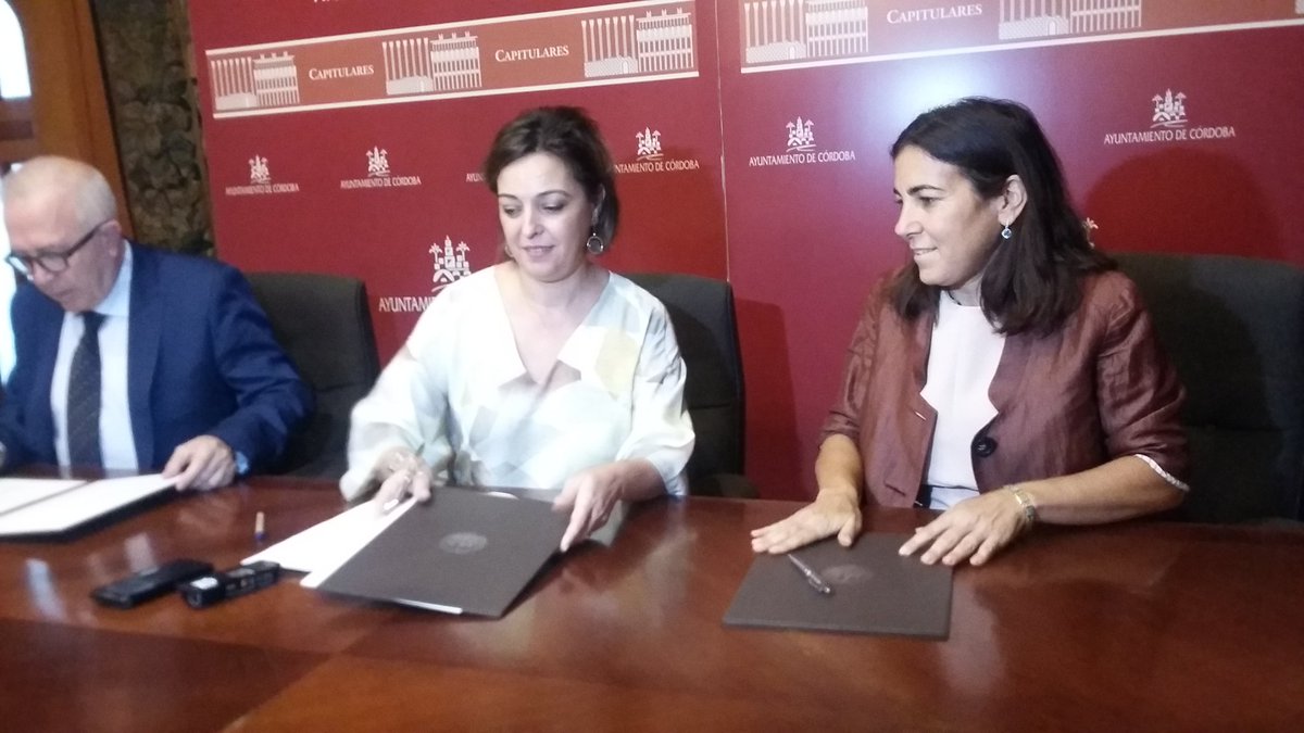 OpenFuture_And's tweet photo. . @ayuncordoba_es se adhiere a #OpenFutureAND de @empleojunta @Telefonica #emprendimiento #crowdworking #startups https://t.co/ZRgtgjbO9q
