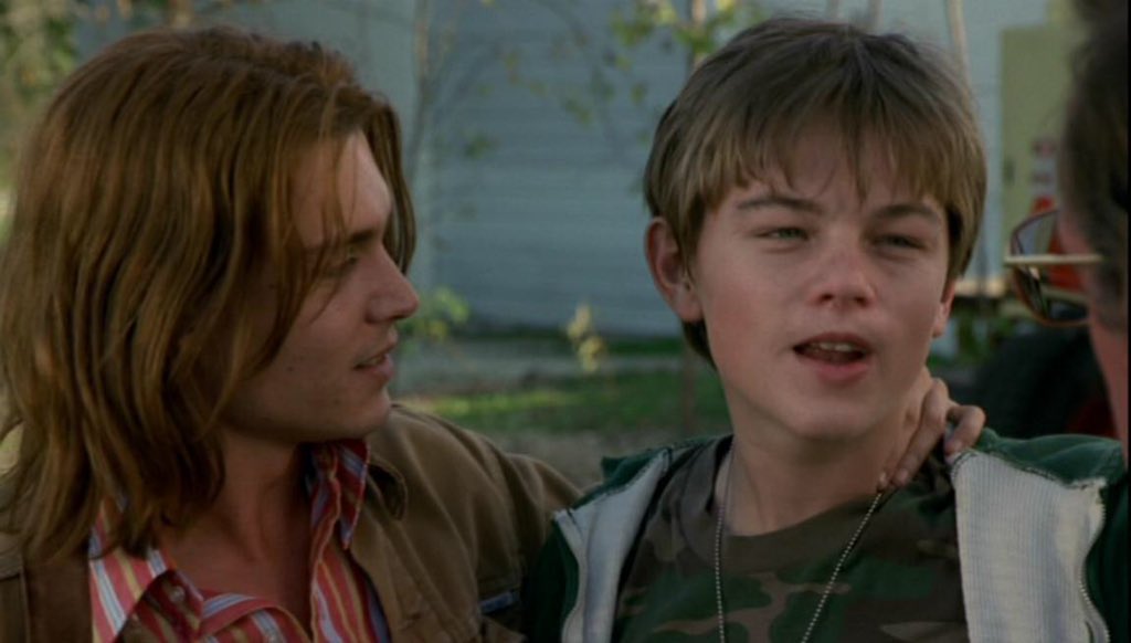 Джонни депп гилберт грейп. Леонардо ди каприо гилберт грейп. Леонардо ди каприо гилберт грейп. Что гложет гилберта грейпа ди каприо. То гложет гилберта грейпа? (1993.