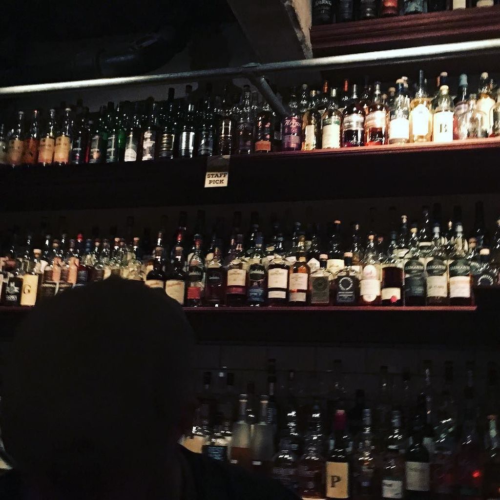 limlouisa's tweet image. Now that's what I call a whisky selection... 850 whiskies inc 750 single malts #boilermake… ift.tt/2a9crmt