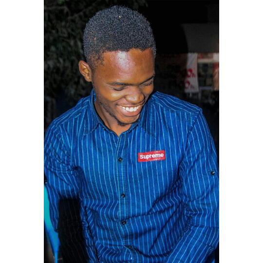 Sarssemuyasu's tweet photo. #Ce genre de sourire quand on sait que tout ira mieux avec #Dieu malgré les Épreuves. https://t.co/7Gisx7uTh8