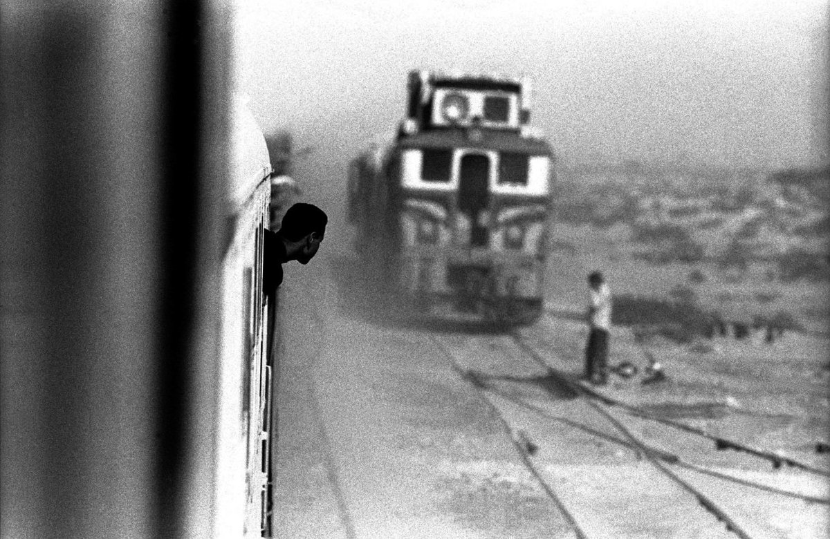 JeanPhilipVriet's tweet photo. La série #DesertTrain de @SEAMUSMURPHY3 est assez magique. Des #photos qui font voyager. #Ailleurs @rencontresarles https://t.co/APTkCdrw7E