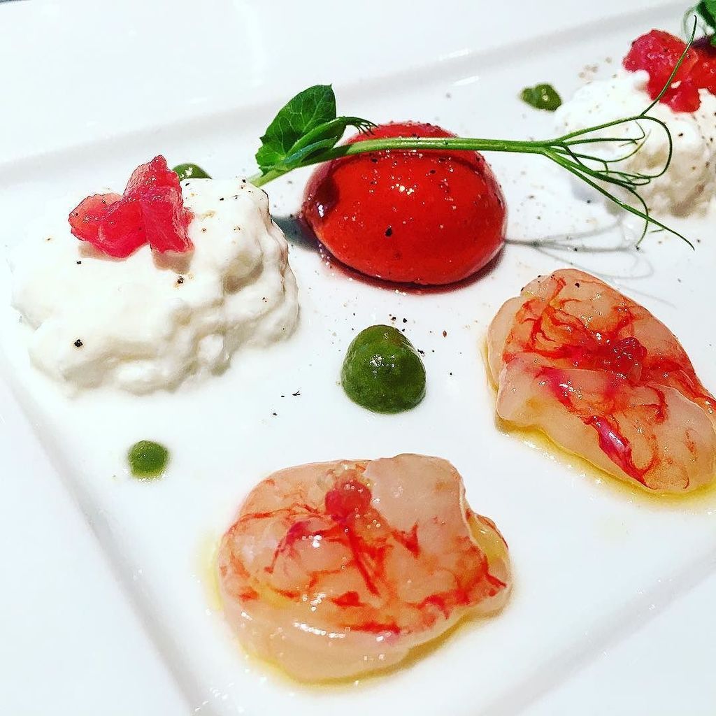 Il piatto dell' #estate: #gamberi rossi marinati, perlage di finger #lime, burrata e bon b… ift.tt/2ah4tOe
