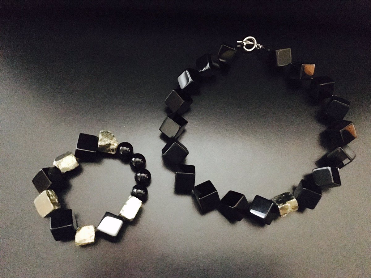 yoshikocat's tweet photo. Defense.#Pyrite #Onyx
#Silver #Choker #Bracelet
#Pinterest #9thWaveJapan
#YSCreation
Pyrite-(防衛フィールドをつくり、犠牲心を調和する) https://t.co/urmffbbAdh