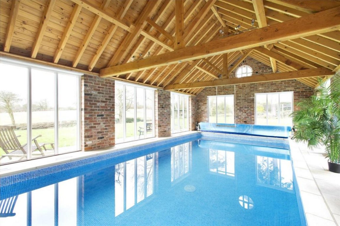 hinckleytimes's tweet photo. Dream Home: £2m #Peckleton home has own swimming pool and office block https://t.co/Jh69haBKCY https://t.co/ztIop3CdY2