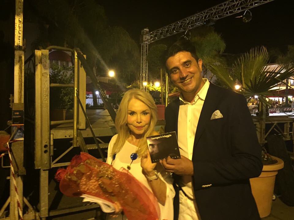 luigidibruno's tweet photo. Con Maria Giovanna Elmi, presentatrice della serata di Ischia.
@iloveischia_  #iloveischia https://t.co/tW8CWSMNHR