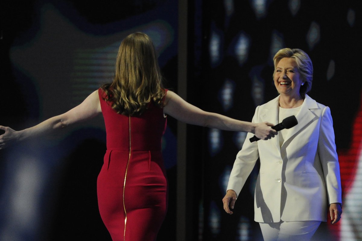 TheTrendingMap's tweet photo. #ChelseaAndHillary -- trending worldwide https://t.co/LbPsxqFuwh