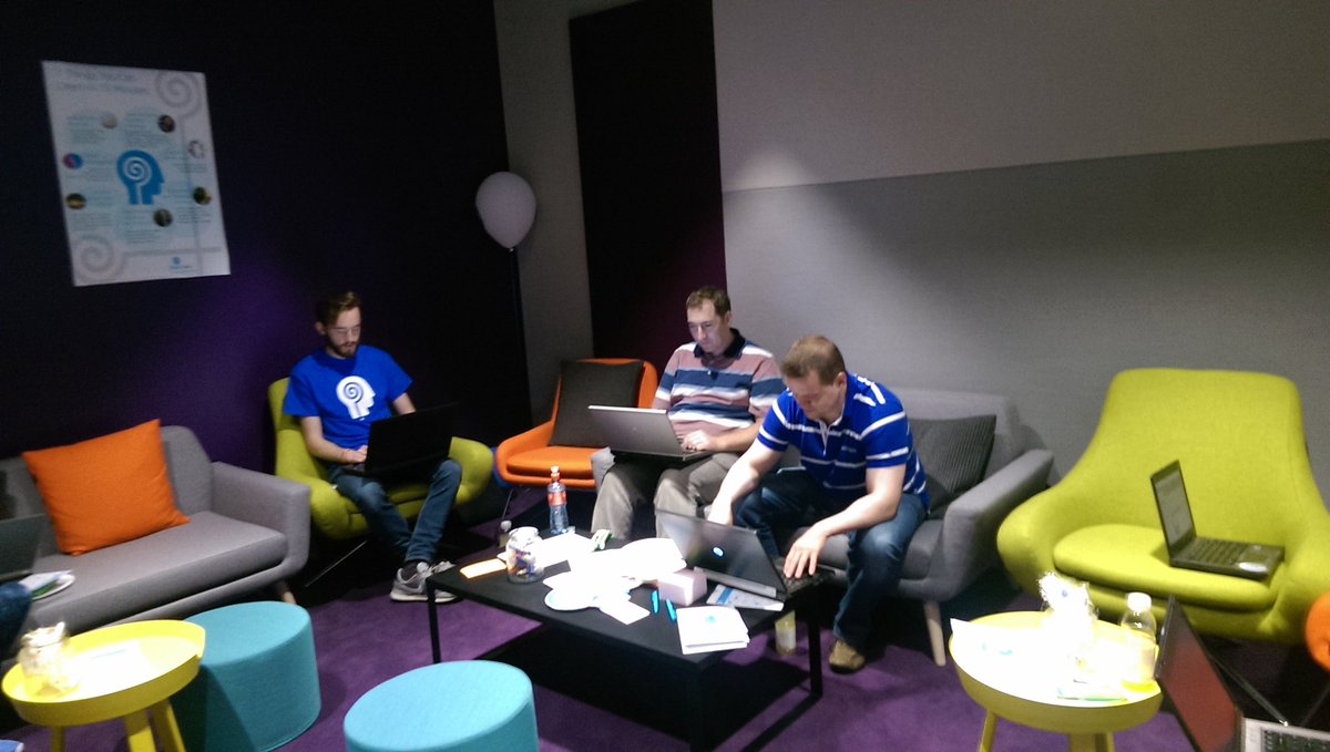 Laineyeire1's tweet photo. @MarieFrancineA  #hpireland #learninglounge in full flow #hpbraincandy https://t.co/XKzZxGtcoO