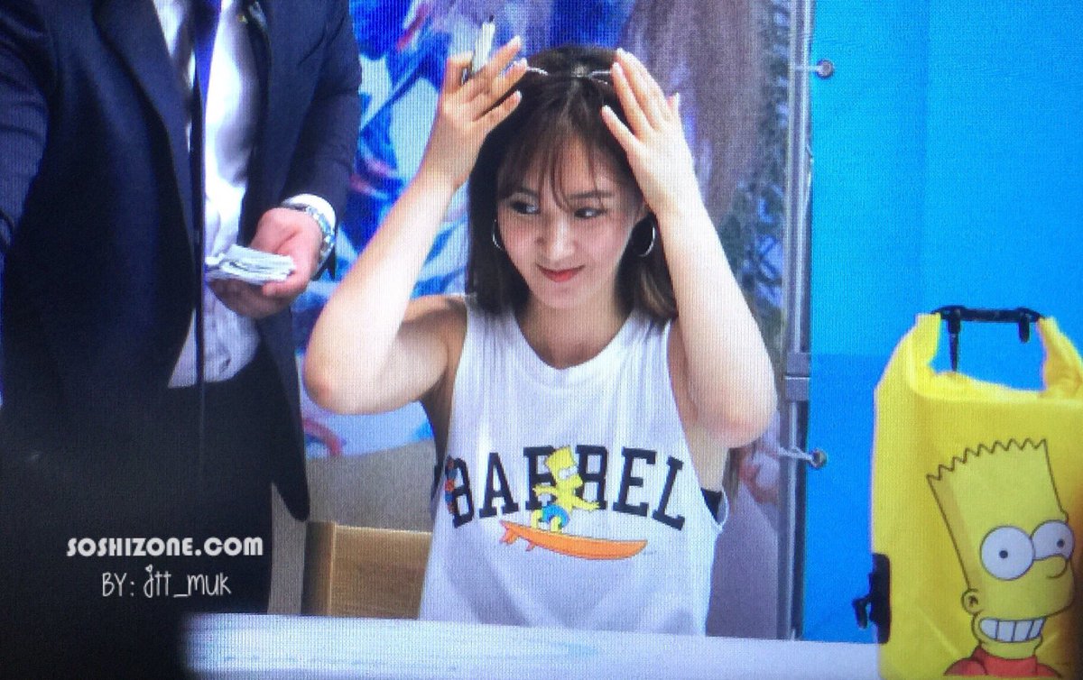 [PIC][29-07-2016]Yuri tham dự buổi Fansign cho thương hiệu “BARREL” vào chiều nay Cohw-VKVUAAw6LV