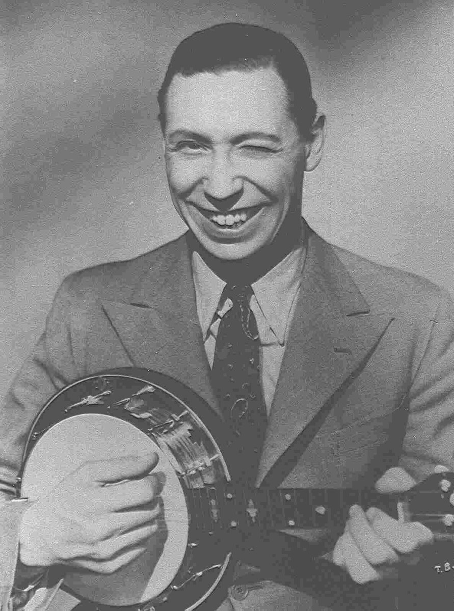 Playing <a href="/GeorgeFormbyOrg/">George Formby</a> #LancashireHour in store today @Battle_HighSt <a href="/battlesussex/">Battle, East Sussex</a> @Visit1066 <a href="/VisitSEEngland/">Visit South East England</a>