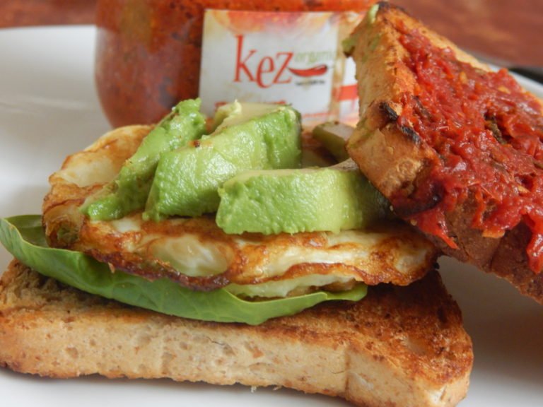 GetFit254's tweet photo. How about a nice spicy roasted tomato,  egg and spinach sandwich.  https://t.co/d9I64g5y8T #getfit254 #food #kenya https://t.co/DKCe2FrMwl