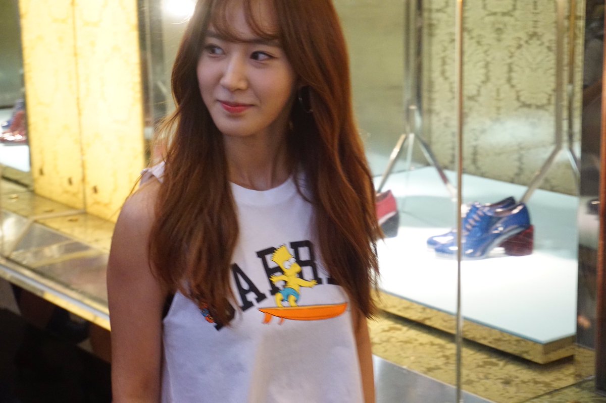 [PIC][29-07-2016]Yuri tham dự buổi Fansign cho thương hiệu “BARREL” vào chiều nay CohzSvPVUAI2jm-