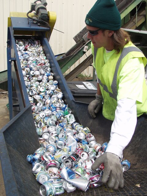 WalkClock's tweet image. Do you recycle??? @WalkClock is having a recycle drive (Aug. 7, 8-11 am) DM for drop off location @D_Enterprise