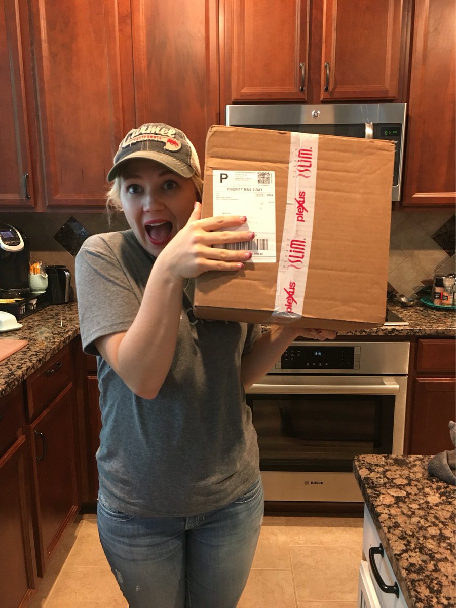 ToriShirah's tweet image. Christmas in July! Love it when PINK shows up! #plexusmama #lovegettingmail #whatareyouwaitingfor