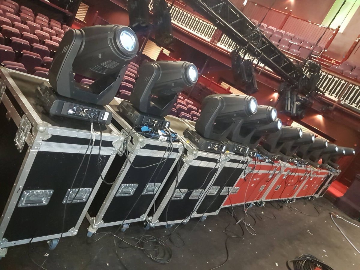 LIPAprod's tweet photo. Obligatory moving light maintenance shot. 🙂 https://t.co/Vp61Np8Y5V