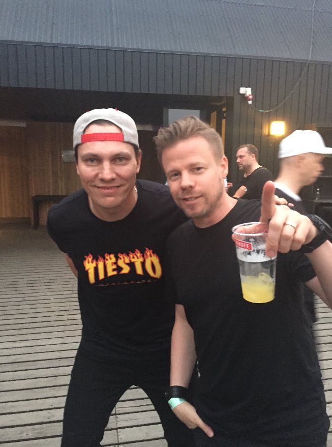 tiesto's tweet photo. 🎉🎉🎉 RT @FerryCorsten: Always good times w/ my buddy @Tiesto!! That shirt is "🔥 " ;) #Fbf https://t.co/PmPlEvDHwj