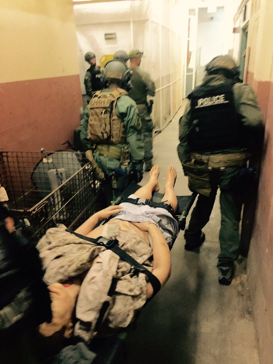 SEBLASD's tweet image. #LASD SEB Tactical Medics conducting tactical medicine training for Homeland Security SRT Team. #Teamwork