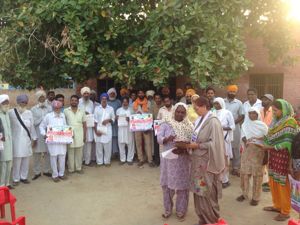 igurmeetkaur's tweet photo. Today done AAP women signature in halka Kotkapura, got to see great response by women. https://t.co/TWdSkl55iq