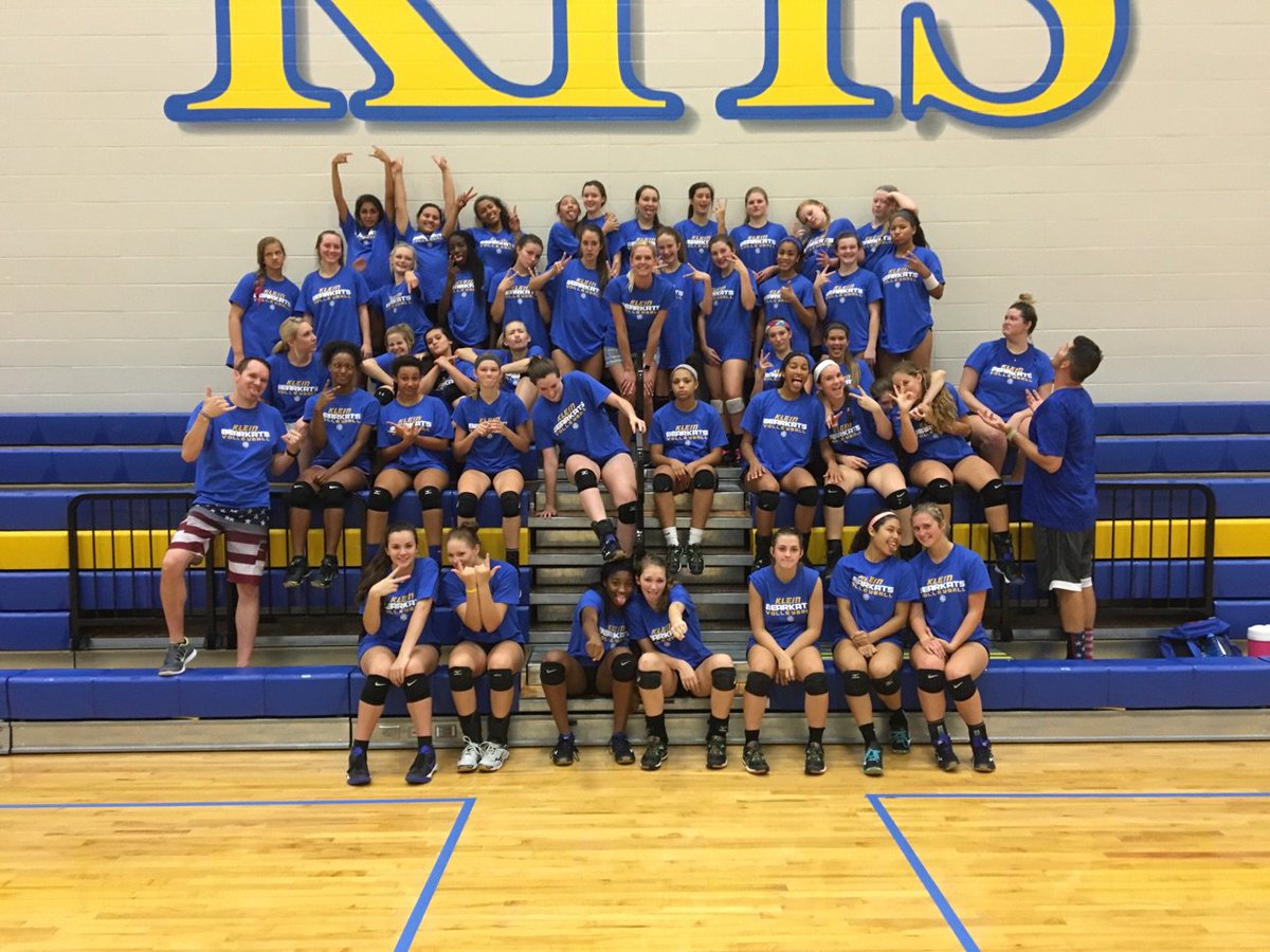 KleinVolleyball's tweet photo. Great Team Camp! Thanks @TAVHouston for working the girls hard! #readyfor2016 #hardworkpaysoff https://t.co/sV93nbeECW
