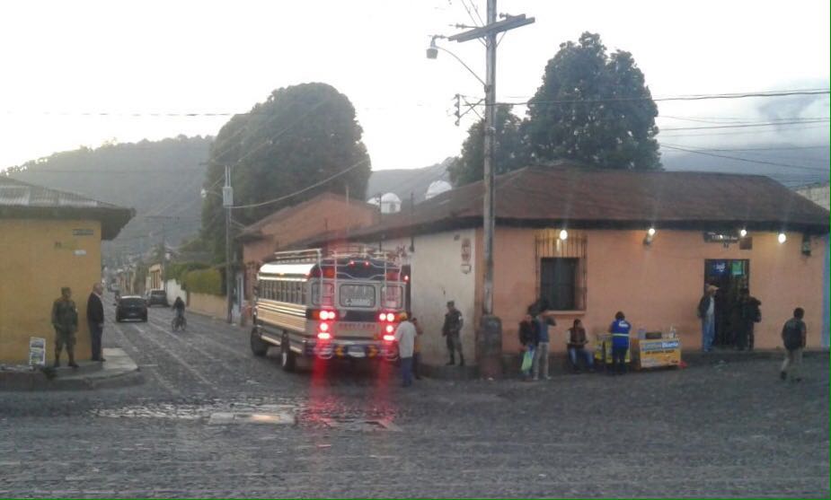 Ejercito_GT's tweet photo. Patrullajes de Seguridad Ciudadana en #AntiguaGuatemala  #Sunpango #Yepocapa #Sacatepequez en apoyo @PNCdeGuatemala https://t.co/tz8ItjWU2Z
