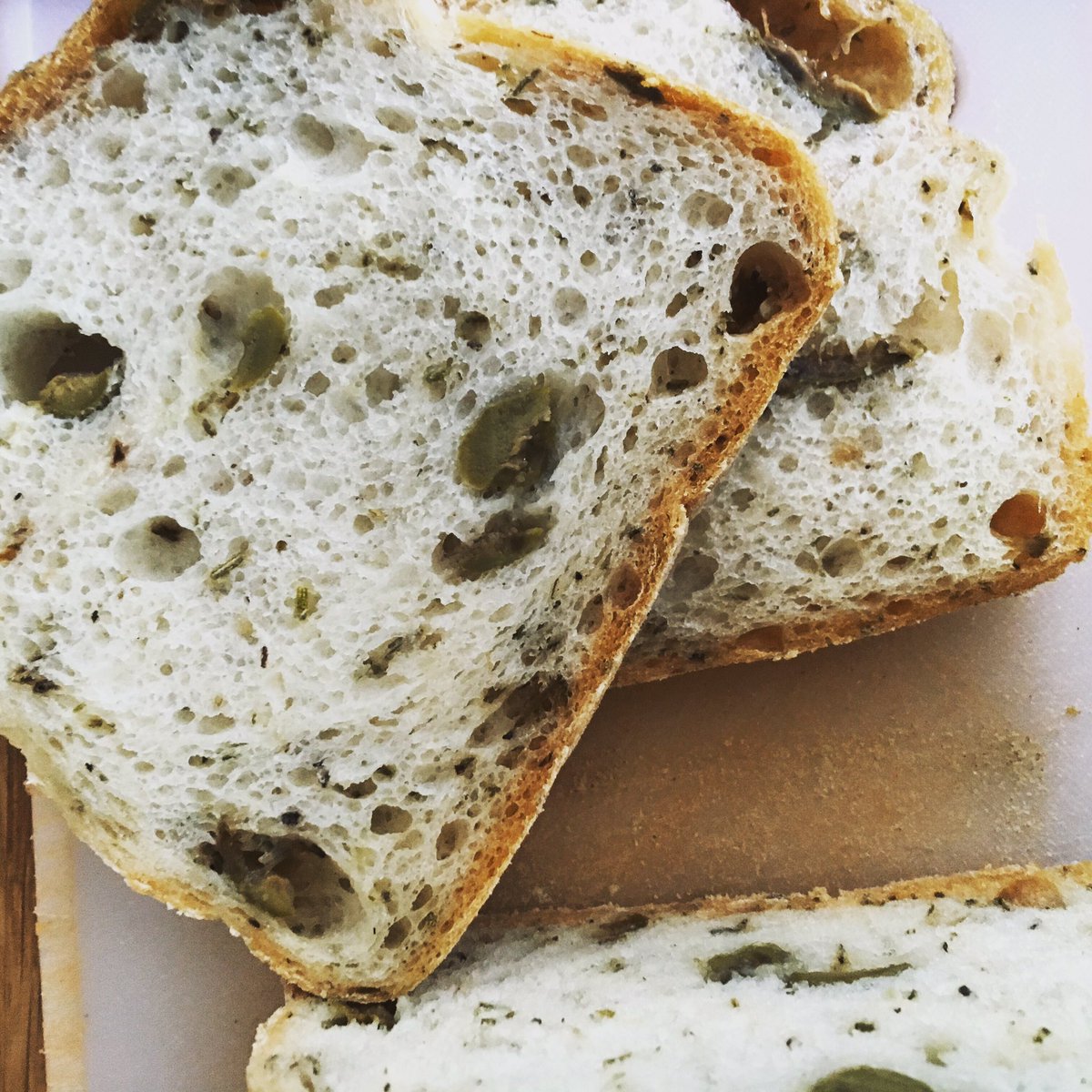 GFGathering's tweet image. You can now get the best #glutenfree #brrad delivered across the UK by @ArtisanGFBakery via their online shop?