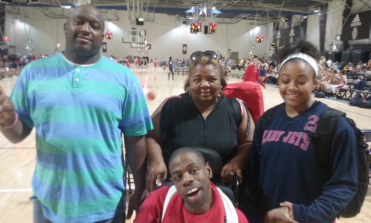 LadyDriveNation's tweet photo. Family First .. Let's go Lady Jets !#1programinthecountry https://t.co/W26TKYsQAT