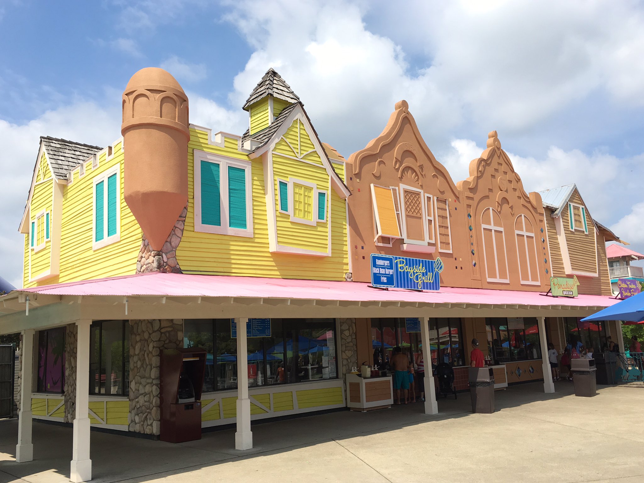 themeparkreview-on-twitter-walking-around-kentuckykingdom-the-park
