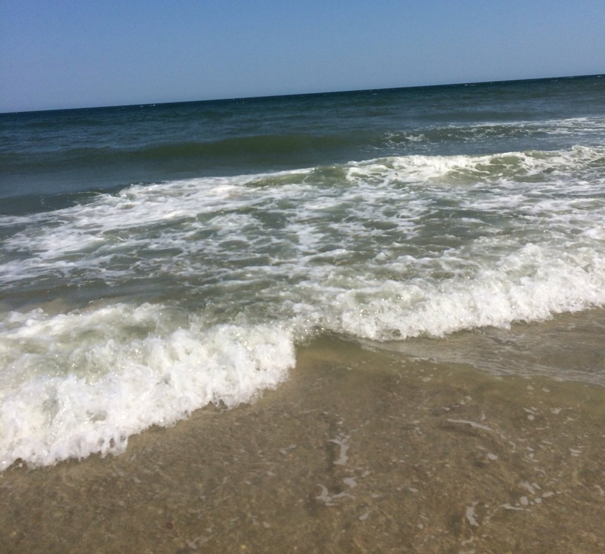 aLovedChristian's tweet image. I feel small next to the ocean but then I remember who made the ocean... and a sense of comfort appears