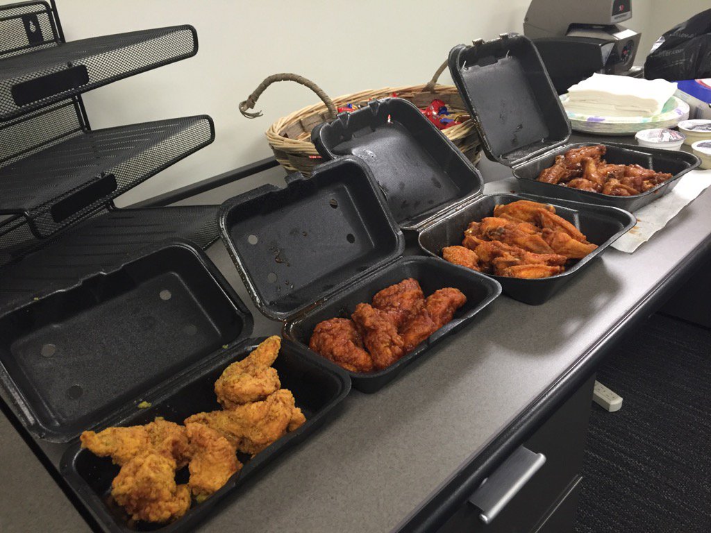 cvandore's tweet photo. #NationalChickenWingDay #celebrating https://t.co/sj1BWr1bDD